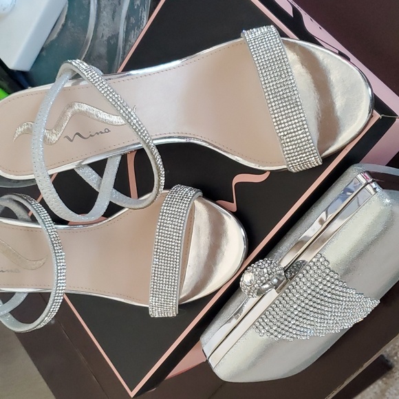 EUC Nina Sanchia shoes and matching purse. Used once for a wedding last weekend - Picture 3 of 8